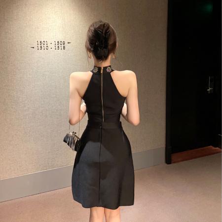 新款时尚修身气质烫钻无袖拉链上衣包臀A字半裙套装