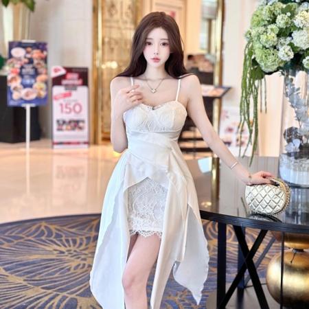 新款低领蕾丝拼接修身辣妹高级感吊带连衣裙