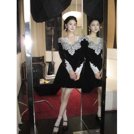 FA49406# 从一时刻撒旦之花蕾丝花边V领长袖丝绒连衣裙收腰A摆长短裙 服裝批發女裝批發服飾貨源