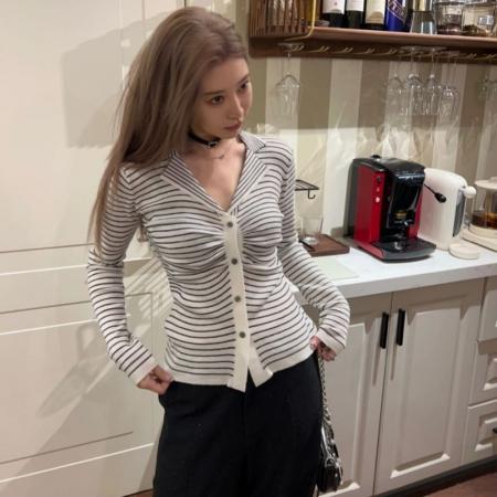 FA49505# 法式高级感条纹针织开衫女秋冬季新款设计感小众气质修身上衣 服裝批發女裝批發服飾貨源