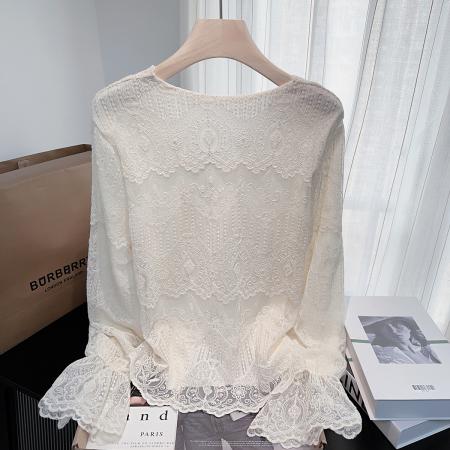 FA49522# 早春新款蕾丝花边v领衬衫女温柔别致显瘦洋气小衫漂亮上衣