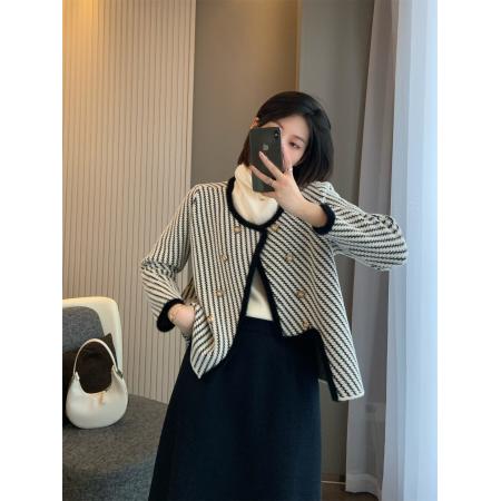 FA49543# 秋冬新款设计感复古条纹毛边不规则小香外套/马甲合集