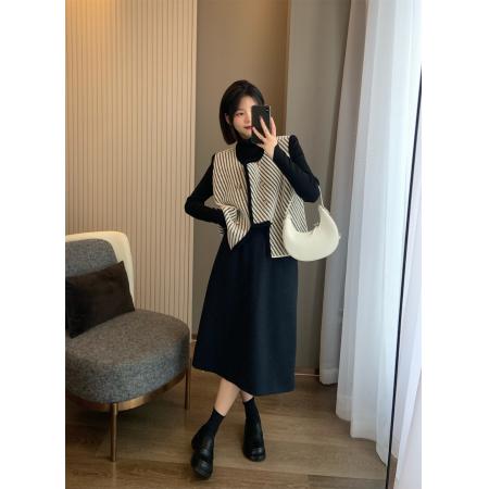 FA49543# 秋冬新款设计感复古条纹毛边不规则小香外套/马甲合集