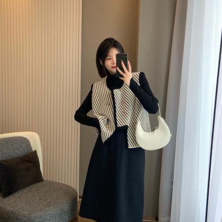 FA49543# 秋冬新款设计感复古条纹毛边不规则小香外套/马甲合集