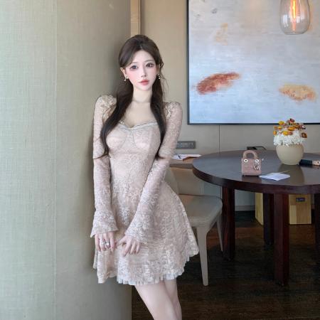 FA49580# 法式千金风V领蕾丝长袖纯欲收腰显瘦绝美a字短款连衣裙