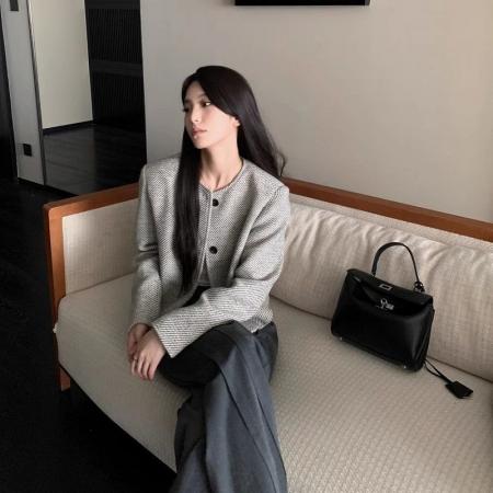 FA49588# 复古圆领单排扣上衣女条纹宽松毛呢小香风外套