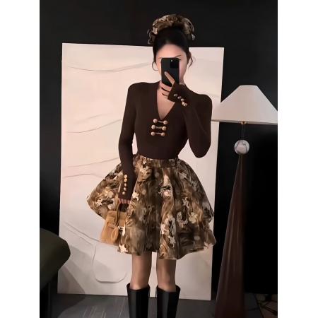 FA49739# 秋冬法式V领金扣长袖T恤气质复古高腰显瘦白莲蓬蓬半身裙两件套女