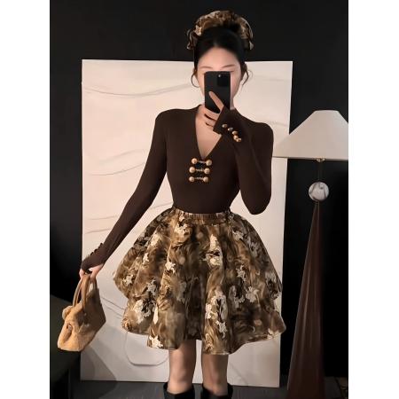 FA49739# 秋冬法式V领金扣长袖T恤气质复古高腰显瘦白莲蓬蓬半身裙两件套女