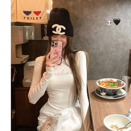 FA49838# 秋冬磨毛白色字母烫钻圆领长袖T恤女收腰打底衫辣妹紧身内搭上衣 服裝批發女裝批發服飾貨源