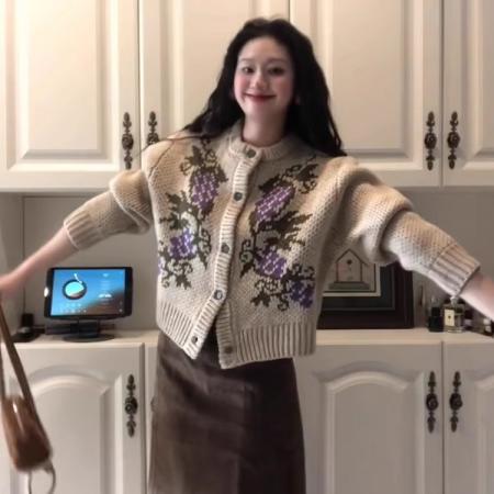 FA49874# 慵懒风毛衣外套女秋冬葡萄提花针织衫开衫软糯长袖可外穿内搭上衣 服裝批發女裝批發服飾貨源