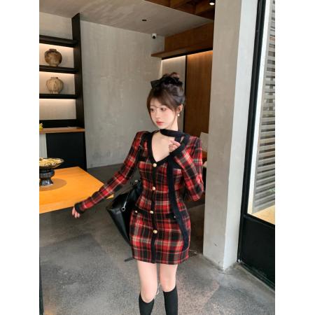 FA49900# 圣诞小香风加绒红色格子针织V领包臀新年连衣裙冬 服裝批發女裝批發服飾貨源
