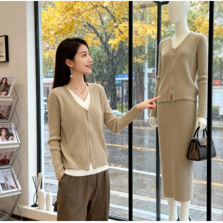 FA50102# 秋季新品灰色针织衫长袖女时尚修身假两件设计感显瘦减龄上衣 服裝批發女裝批發服飾貨源