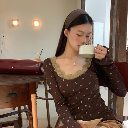 FA50225# 美式辣妹碎花创意蕾丝拼接长袖t恤显瘦修身德绒保暖打底衫上衣女 服裝批發女裝批發服飾貨源