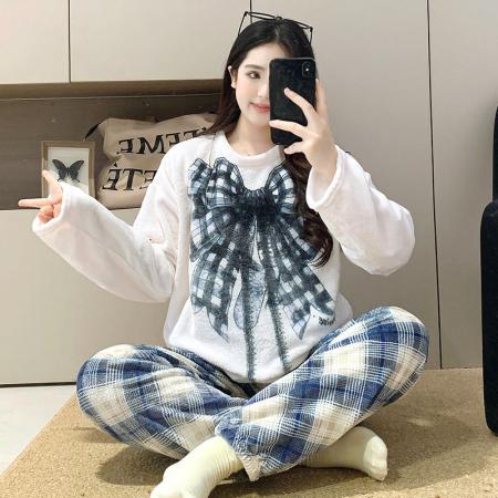 FA50360# 爆款法兰绒秋冬女士圆领卡通长袖睡衣学生少女可爱宽松 服裝批發女裝批發服飾貨源