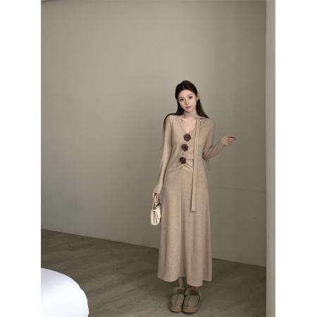 FA50372# 韩惑女装v领褶皱长袖连衣裙配飘带长裙纯欲风秋冬季女 服裝批發女裝批發服飾貨源