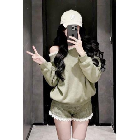 FA50389# 韩系慵懒风露肩针织套装秋季减龄休闲气质穿搭绿色毛衣短裤两件套 服裝批發女裝批發服飾貨源