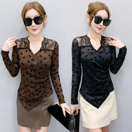 FA50427# 新款V领蕾丝镂空订珠长袖网纱扎染植绒不规则t恤女时尚修身打底衫 服裝批發女裝批發服飾貨源
