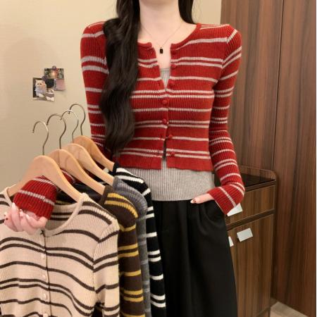 秋冬新款韩系温柔气质设计感单排...