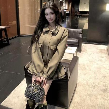 复古工装风格子拼接套装女秋季小个子短外套高腰百褶裙气质两件套 服裝批發女裝批發服飾貨源