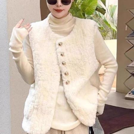 仿羊羔毛马甲短款圆领皮毛一体外穿马夹坎肩秋冬无袖外套 服裝批發女裝批發服飾貨源