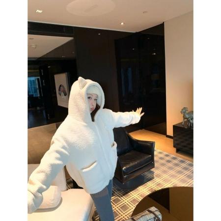 FA50773# 韩系白色羊羔毛短款连帽刺绣外套女秋冬季显瘦韩系氛围感上衣 服裝批發女裝批發服飾貨源