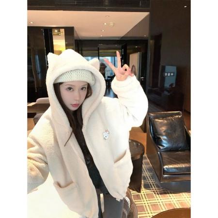 FA50773# 韩系白色羊羔毛短款连帽刺绣外套女秋冬季显瘦韩系氛围感上衣 服裝批發女裝批發服飾貨源