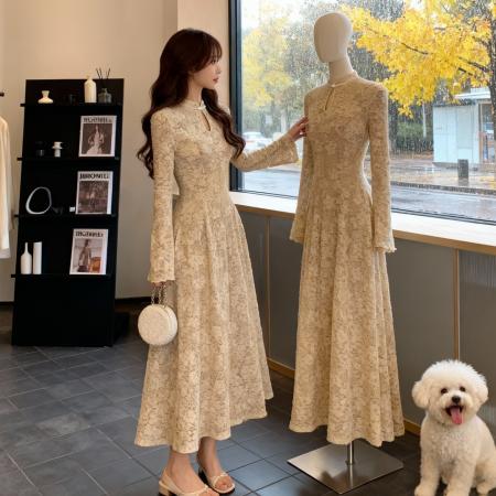 FA50793# 新中式立领盘扣蕾丝连衣裙女秋冬新款收腰显瘦加绒设计感长裙 服裝批發女裝批發服飾貨源