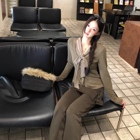 FA50847# 原版布灰色蝴蝶结假两件长袖t恤女秋冬季设计感修身内搭 服裝批發女裝批發服飾貨源