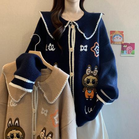 FA50875# 大码女装学院风卡通刺绣娃娃领毛衣外套女秋冬设计感减龄针织开衫 服裝批發女裝批發服飾貨源