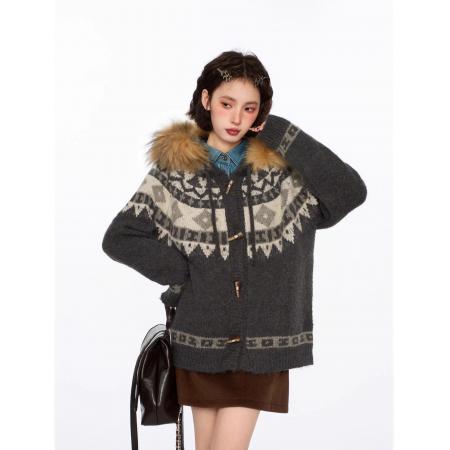 FA50947# 费尔岛灰色牛角扣毛领连帽毛衣外套女秋冬季韩系宽松慵懒针织开衫 服裝批發女裝批發服飾貨源