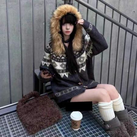 FA50947# 费尔岛灰色牛角扣毛领连帽毛衣外套女秋冬季韩系宽松慵懒针织开衫 服裝批發女裝批發服飾貨源