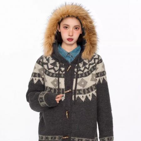 FA50947# 费尔岛灰色牛角扣毛领连帽毛衣外套女秋冬季韩系宽松慵懒针织开衫 服裝批發女裝批發服飾貨源