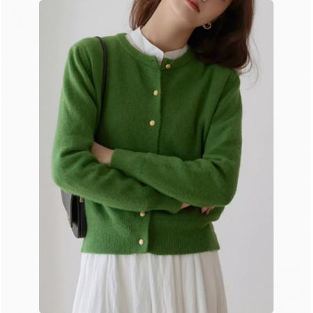 FA50985# LN76390# 秋冬新款圆领清新小众小金扣针织开衫女简约休闲基础纯色毛衣