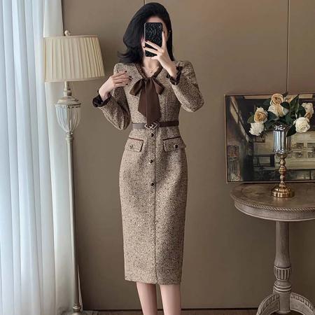 高级感法式名媛连衣裙秋冬新款气质收腰小香风蝴蝶结毛呢长裙   服裝批發女裝批發服飾貨源