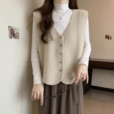 FA51168# 大码女装新简约百搭V领纯色内搭毛衣马甲柔软单排扣坎肩 服裝批發女裝批發服飾貨源