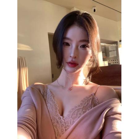 FA51209# 纯欲风御姐法式新款高级设计感蕾丝拼接v领收腰长袖t恤圣诞 服裝批發女裝批發服飾貨源