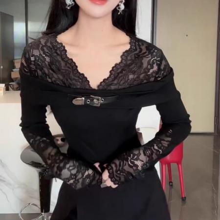 FA51313# 26早春款蕾丝拼接V领长袖T恤女皮扣设计修身显瘦打底衫轻熟风上衣 服裝批發女裝批發服飾貨源