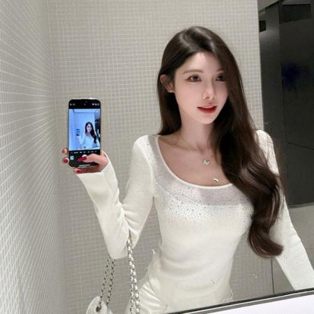 FA51318# 纯欲U领烫钻针织打底衫女秋冬新款巨好看的内搭修身长袖上衣 服裝批發女裝批發服飾貨源