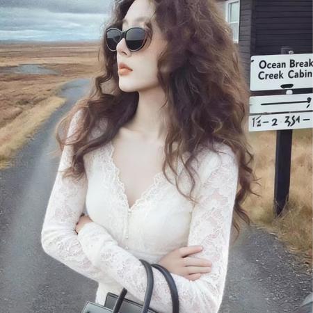 FA51326# 法式独特小上衣时尚洋气冷淡系高级感春秋款白色蕾丝V领上衣 服裝批發女裝批發服飾貨源