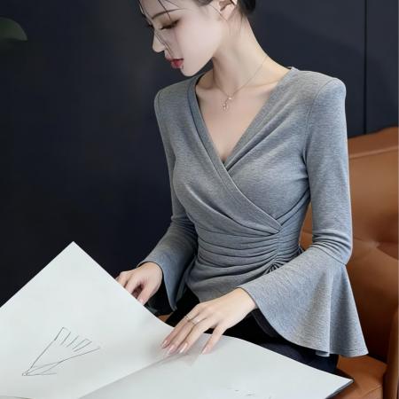 FA51333# 时尚灰色V领长袖T恤秋季新款女装性感修身巨显瘦褶皱别致上衣 服裝批發女裝批發服飾貨源