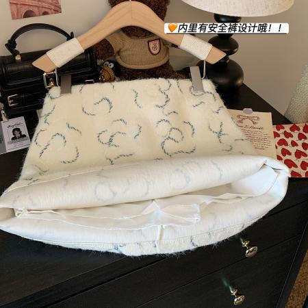 FA51407# 毛呢绣花短裙女半身裙子冬季新款高腰显瘦防走光包臀a字裙潮 服裝批發女裝批發服飾貨源