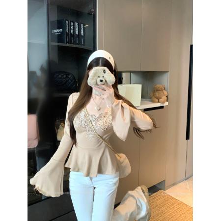 FA51461# 晚香玉温柔精致蕾丝领拼接显白亮色百搭喇叭袖上衣女 服裝批發女裝批發服飾貨源
