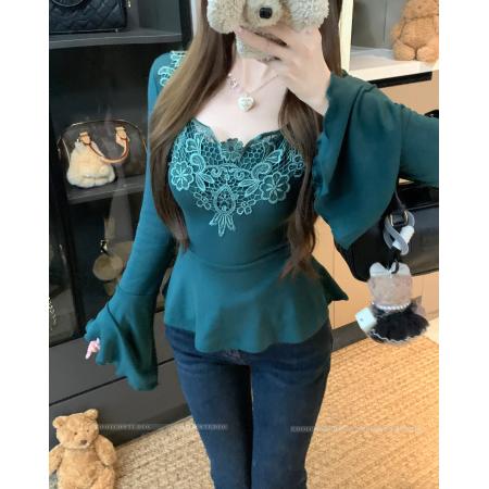 FA51461# 晚香玉温柔精致蕾丝领拼接显白亮色百搭喇叭袖上衣女 服裝批發女裝批發服飾貨源