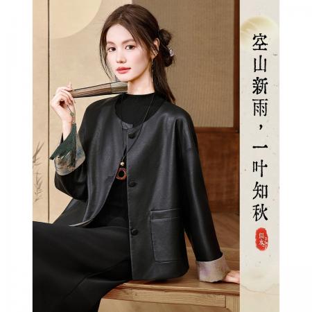 FA51491# 黑色新中式短外套秋季新款小众夹克上衣女保暖通勤百搭皮衣 服裝批發女裝批發服飾貨源