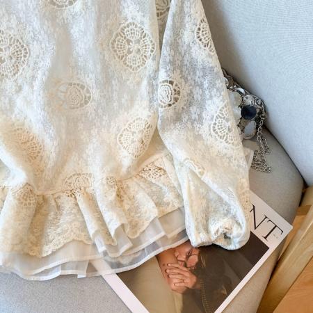 FA51506# 刺绣镂空圆领长袖衬衫女春季新款国风宽松荷叶边蕾丝衫 服裝批發女裝批發服飾貨源