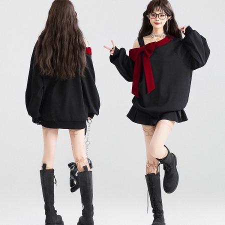 FA51530# 蝴蝶结少女girl薄款斜肩卫衣女秋季新宽松显瘦露肩别致独特上衣 服裝批發女裝批發服飾貨源