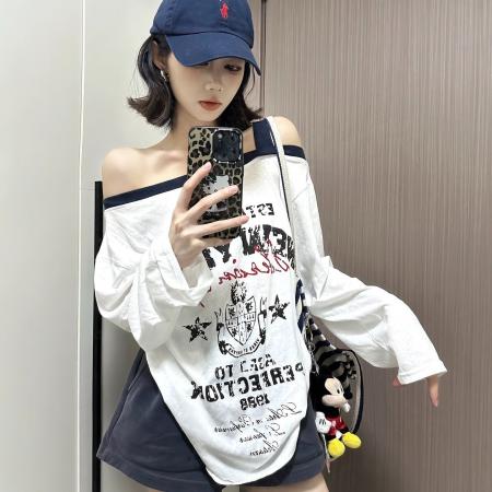 FA51532# 花生酱美式辣妹斜肩T恤上衣女字母印花宽松露肩薄款长袖罩衫 服裝批發女裝批發服飾貨源