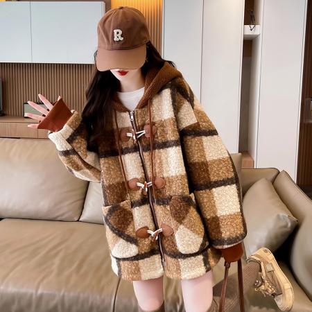 FA51589# 冬季新款加绒加厚羊圈呢羊羔毛韩版休闲宽松牛角扣国潮外套 服裝批發女裝批發服飾貨源