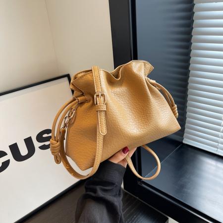 TJ2177# 高级感小众斜挎福袋包包女士2023新款潮大容量上班通勤抽绳水桶包