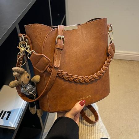 TJ2175# 跨境高级质感复古小包包女2025秋冬新款流行斜挎包洋气小众水桶包